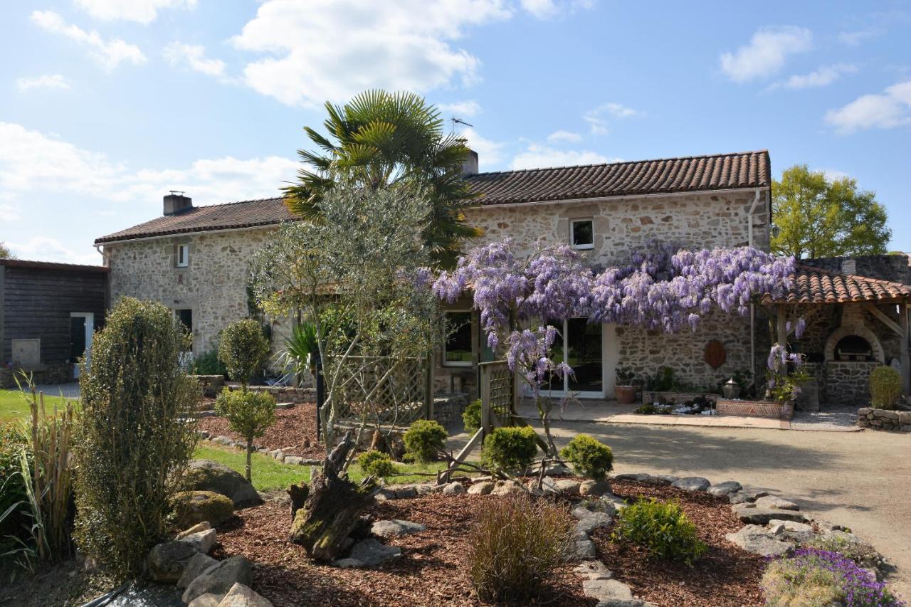 Apartamento Chez Dominique Et Bruno A 20 Mm Du Puydufou Bazoges-en-Paillers Exterior foto