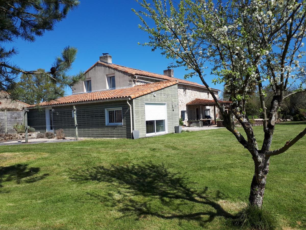 Apartamento Chez Dominique Et Bruno A 20 Mm Du Puydufou Bazoges-en-Paillers Exterior foto